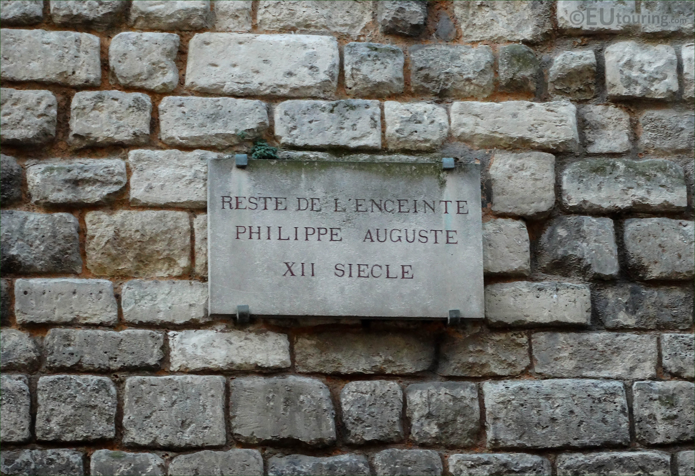 12th century Wall of King Philippe Auguste II in Paris - Page 232