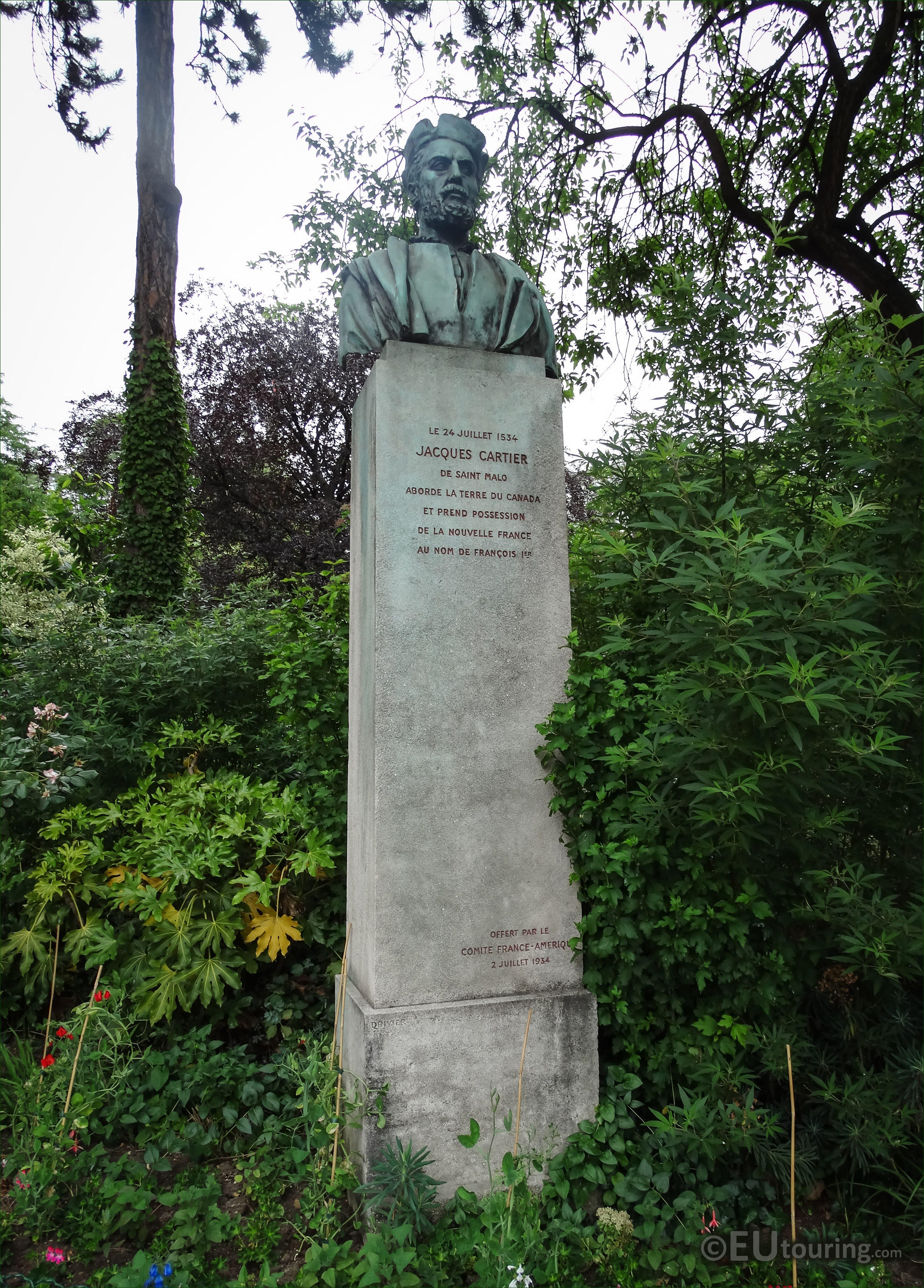 Jacques Cartier statue by Leon Drivier 