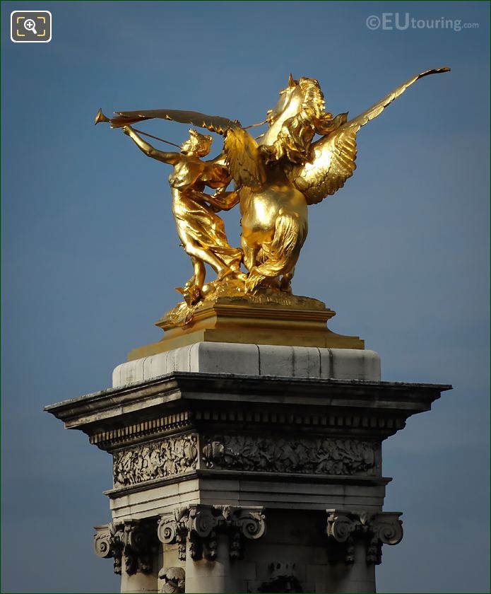Photos of Renommee de l'Industrie statue on Pont Alexandre III - Page 547