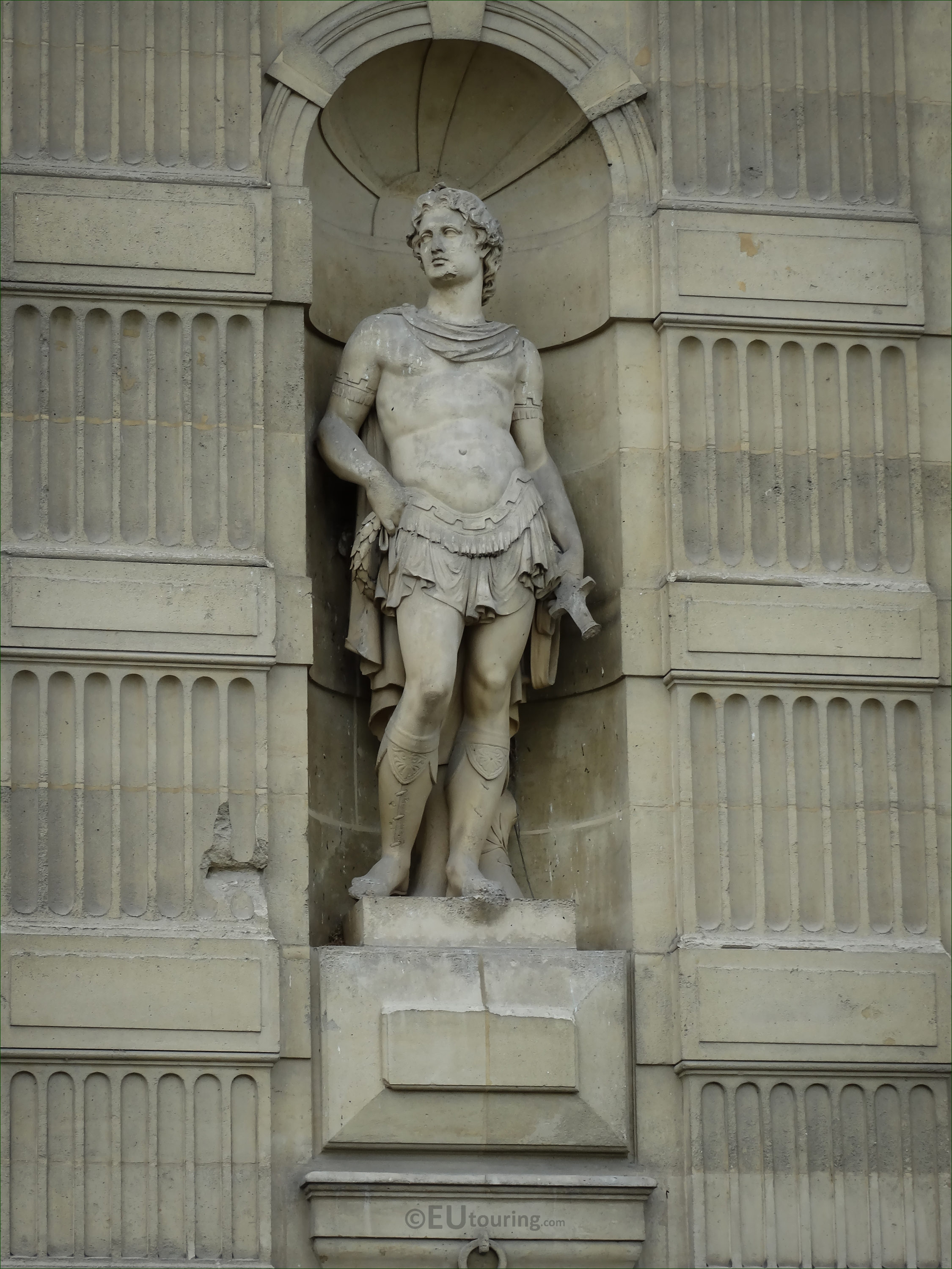 Photos of Pollux statue on Aile de Flore at the Louvre - Page 432